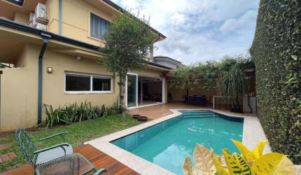 Casa com 4 Suítes à venda, 450 m² por R$ 4.450.000