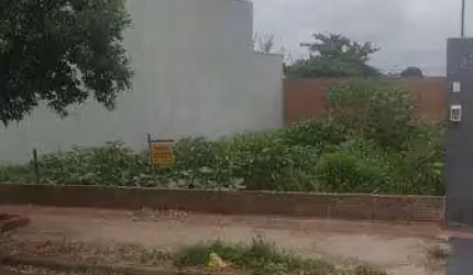 Terreno - Em rua Aragarça