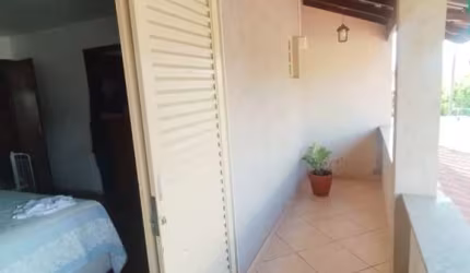 SOBRADO GEMINADO COM EXCELENTE LOCALIZAÇÃO ZONA LESTE LONDRINA