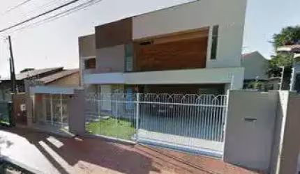 Casa - Sobrado padrão Centro