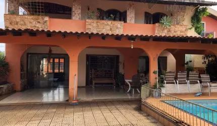 Casa - Sobrado padrão Champagnat