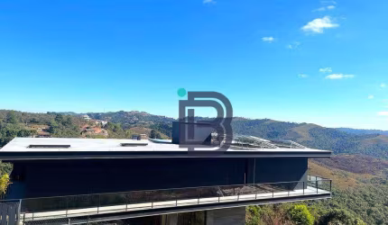 Vende Casa Condomínio Florestal Club em Campos do Jordão/SP