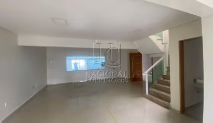 sobrado para locação ou venda no Centro de Santo André, com 220m² de área construída, distribuídos em 3 dormitórios sendo 3 suíte,
