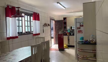 Casa com 3 dormitórios à venda, 187 m² por R$ 800.000,00 - Parque Jaçatuba - Santo André/SP