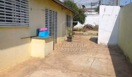 Terreno de esquina à venda na Vila Lucinda com casa habitável – 8x30