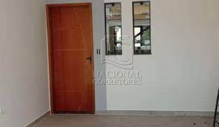 Sobrado a venda no bairro Vila América em Santo André, 120 m² de área construída no valor de R$ 710.000,00