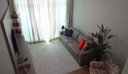 Oportunidade!! Sobrado mobiliado à venda no bairro Vila Valparaíso, amplo e com 147 m² de área construída, no valor de R$ 890.000,00