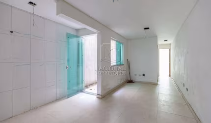 Apartamento à venda, 2 quartos, 1 suíte, 1 vaga, Vila Assunção - Santo André/SP