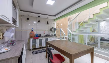 Sobrado à venda, 3 quartos, 2 suítes, 2 vagas, Vila Homero Thon - Santo André/SP