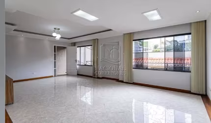 Sobrado de alto padrão com 5 dormitórios e 2 áreas gourmet na Vila Metalúrgica – 384m²
