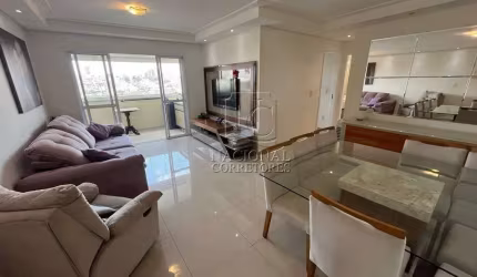 Apartamento com 75 m2, 2 dormitórios, 1 suíte, 2 vagas de garagem.