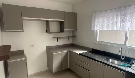 Casa com 3 dormitorios sendo 1 suite com 4 vagas- Parque Sevilha