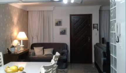 Excelente sobrado em condomínio com 03 dormitórios na Vila Bertioga!