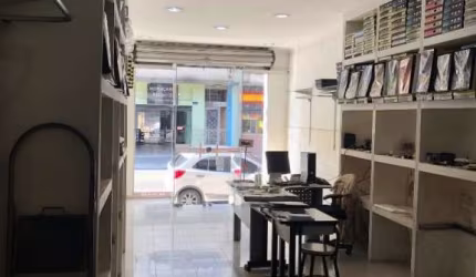 Ótimo Salão Comercial com 150 M²  para locação no bairro fundação