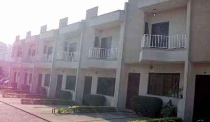 Sobrado em condomínio 2 dormitórios c/ 1 suíte - Vila bela
