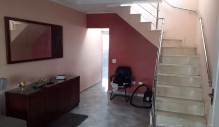 Ótimo sobrado, três dormitórios, com churrasqueira e quatro vagas na vila Califórnia