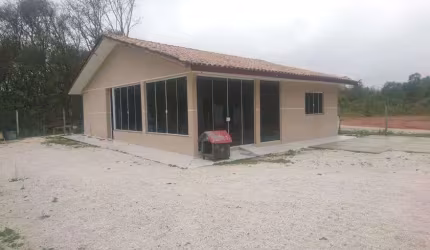 Excelente Chácara com 4390m, com casa de 100m², mais barracão de 180m²