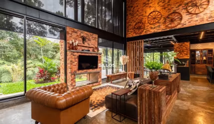 Excelente Casa em Condomínio com 470m² privativos, 4 suítes em Quatro Barras/Pr.