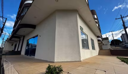 SALA COMERCIAL DE ESQUINA NO CENTRO