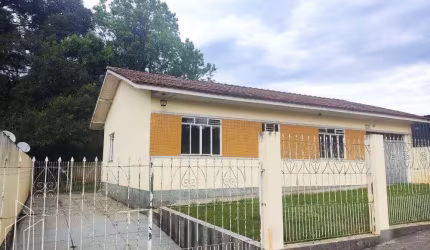 Ótima casa em excelente localização