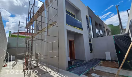 Lindo sobrado de esquina no Bairro Ronda