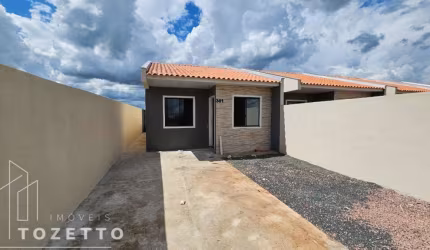 Casa com amplo terreno no Jardim Royal- Neves