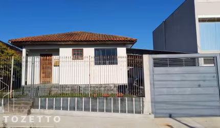 Casa com suíte e excelente sobra de terreno! Olarias