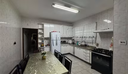 Sobrado com 2 dormitórios à venda, 340 m² por R$ 1.240.000,00 - Cerâmica - São Caetano do Sul/SP