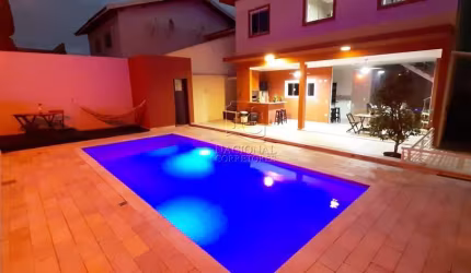Sobrado com 4 dormitórios à venda, 210 m² por R$ 1.250.000,00 - Vivendas do Parque - Boituva/SP