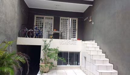 Sobrado com 2 dormitórios à venda, 307,76 m² - Parque São Vicente - Mauá/SP