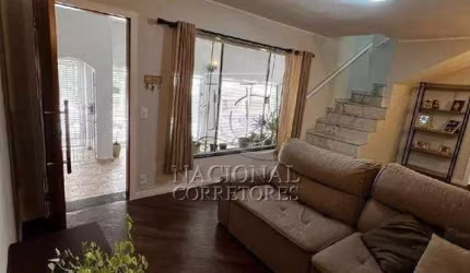 Ótimo sobrado para locação no bairro Vila Alpina, 180 m² de área construída, valor de R$ 5.350,00