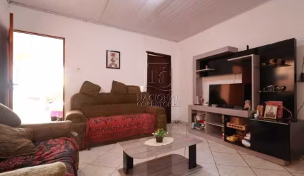 Casa para venda em Utinga, 95m² de área construída.