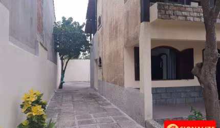 LINDA CASA ESPAÇOSA COM 2 PAVIMENTOS, JARDIM EXCELSIOR - CABO FRIO/RJ
