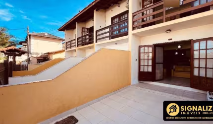 CASA TRIPLEX EM CONDOMÍNIO À VENDA - PERÓ, CABO FRIO/RJ