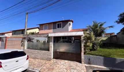 CASA DUPLEX EM CONDOMÍNIO FECHADO COM ESTRUTURA COMPLETA - SÃO PEDRO/RJ