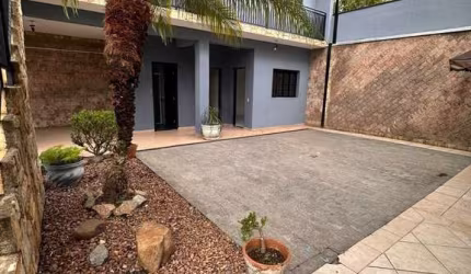 RR5817 Casa 356m² CONDOMÍNIO NOVA PAULISTA - OPORTUNIDADE - 2 Dorms 3 Vagas - Jandira, SP - Ótima Localização