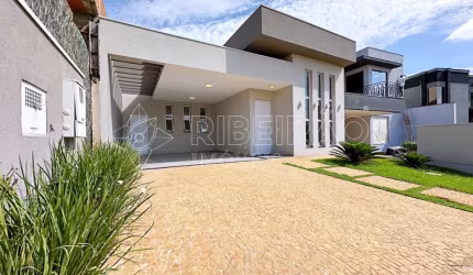 Casa Térrea à venda em Condomínio 03 suítes 04 vagas Bonfim Paulista