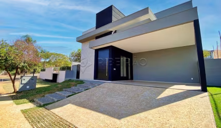 Casa Térrea com Piscina à venda em Condomínio 3 suítes (1 master) 4 vagas Alphaville