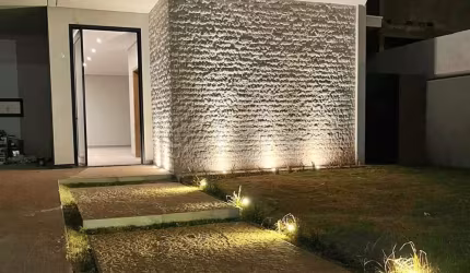 Casa térrea no Bairro Vila Europa com 03 suites, escritório, varanda gourmet, piscina.