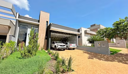 Casa Térrea com Piscina à venda em Condomínio 3 suítes 4 vagas