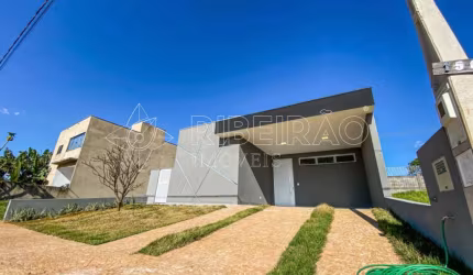 Casa Térrea com Piscina à venda em Condomínio 3 suítes 4 vagas