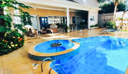 Sobrado em condomínio 04 dormitórios com piscina para venda no Villa Real