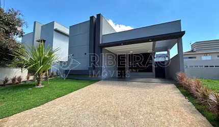 Casa Térrea com Piscina à venda em Condomínio 3 dormitórios (1 suíte) 4 vagas Portal da Mata