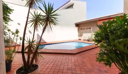 Casa sobrado com piscina para Venda no Jd. Califórnia