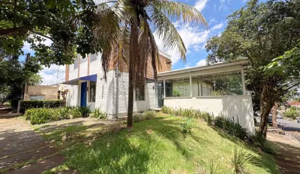 Casa comercial de esquina no Alto da Boa Vista - Rua Garibaldi com Rua José Leal