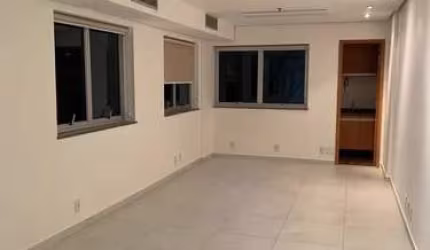 Conj. Comercial à venda no Cerqueira César com 31m²