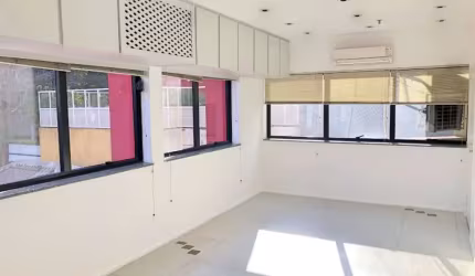 Conjunto Comercial à venda em Paraíso  61m² 3 salas 2 vagas