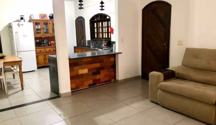 Casa à venda m² com 2 dormitórios 2 vagas na Água Rasa.
