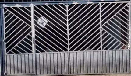 Sobrado à venda com 2 dormitórios e 2 vagas no Cursino