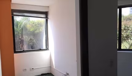 Sala Comercial de 32m²  com 1 vaga no Brooklin